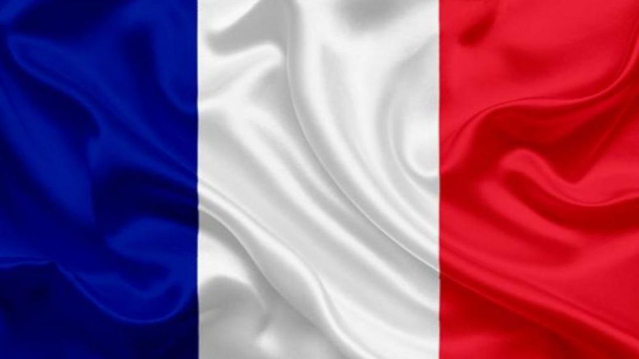 bandiera-francese-blu-bianca-rossa-1280x720